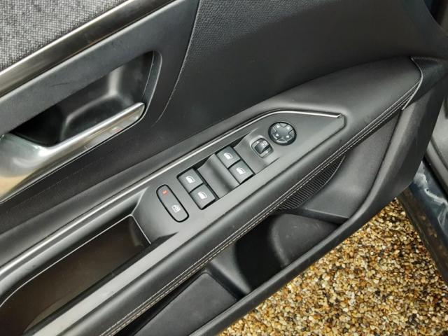 Peugeot 3008 image 6