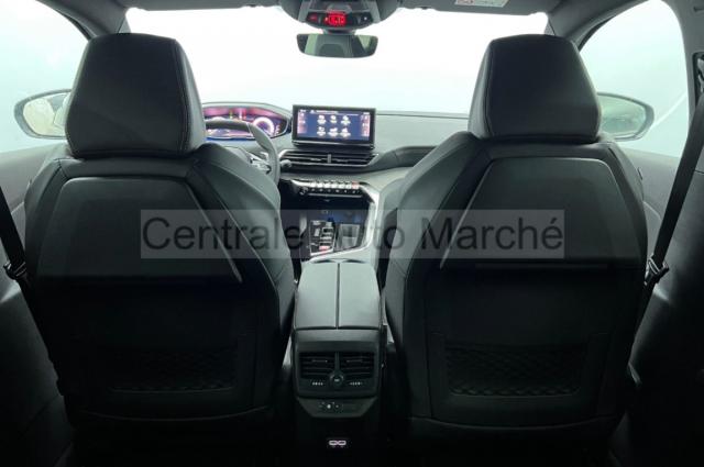 Peugeot 5008 image 8