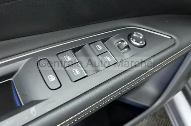 Peugeot 5008 image 1