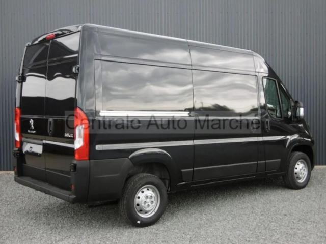 Peugeot Boxer image 1