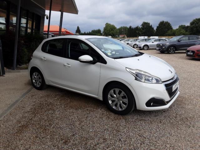 Peugeot 208 image 1