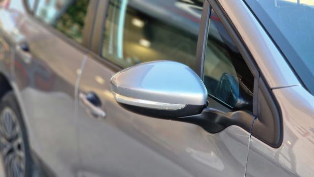 Peugeot 2008 image 6