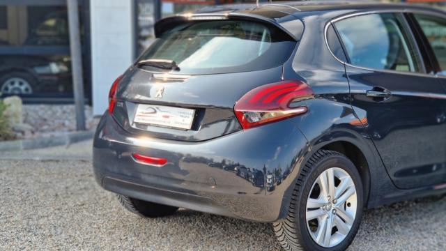 Peugeot 208 image 3