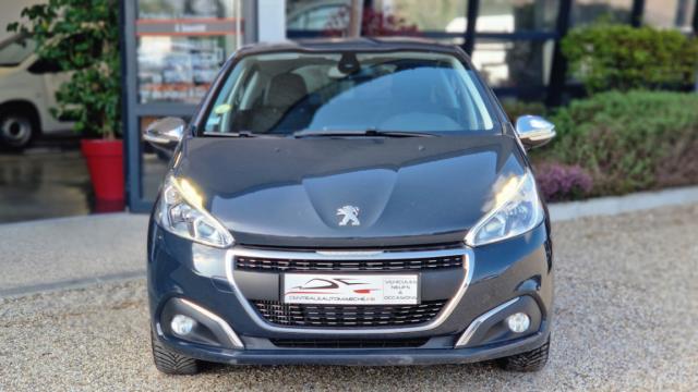 Peugeot 208 image 8