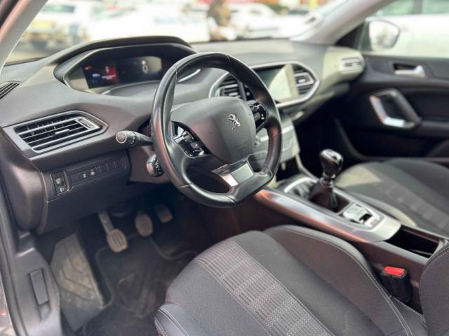 Peugeot 308 image 1