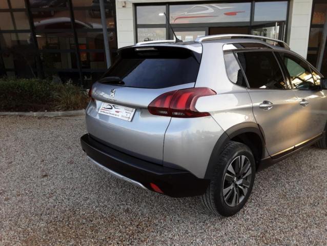Peugeot 2008 image 9