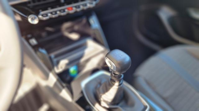 Peugeot 208 image 8
