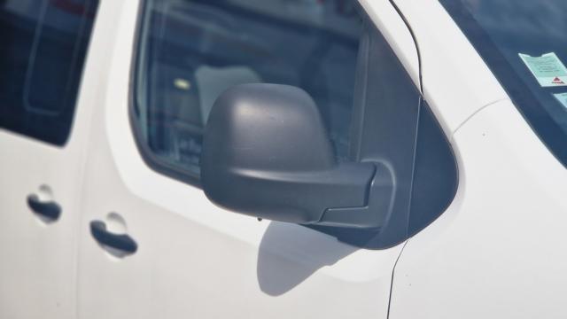 Peugeot Traveller image 7