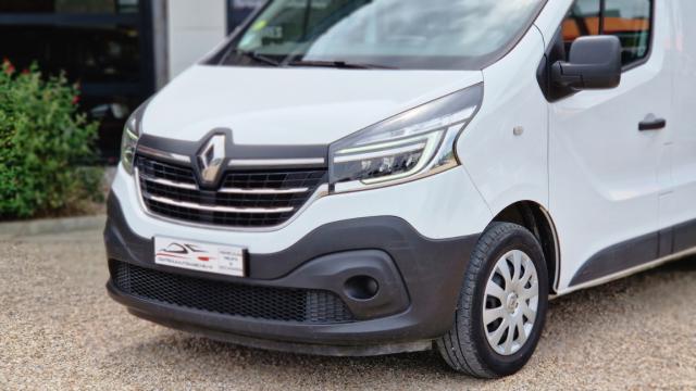 Renault Trafic image 9