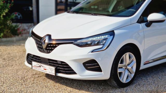 Renault Clio image 8