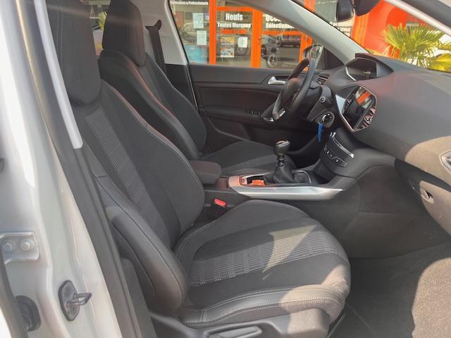 Peugeot 308 image 6