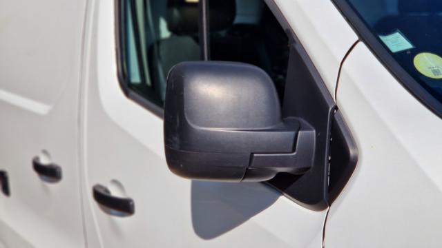 Renault Trafic image 9