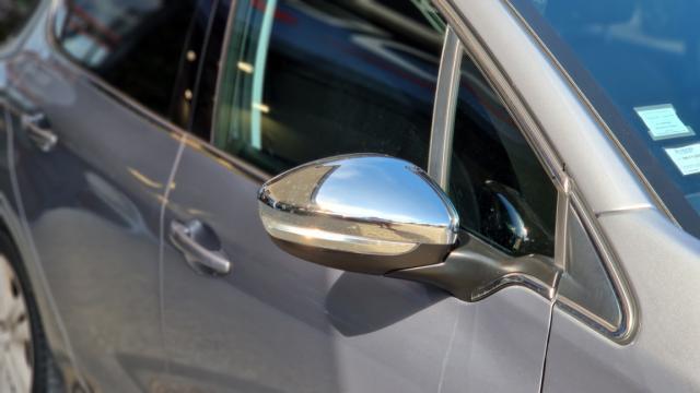 Peugeot 208 image 1