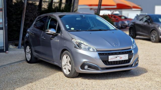 Peugeot 208 image 8