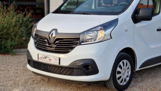 Renault Trafic image 2