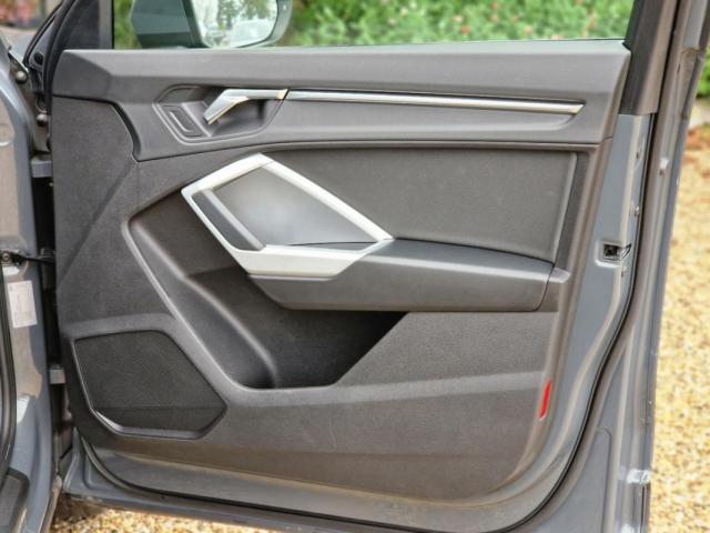 Audi Q3 image 9