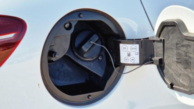 Renault Clio image 2