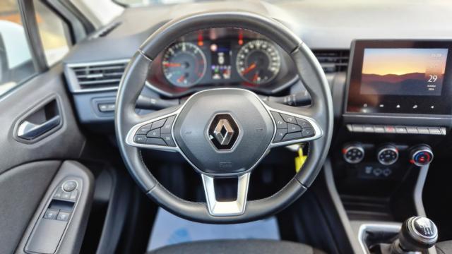 Renault Clio image 9