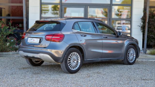 Mercedes Benz Gla image 9