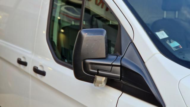 Ford Transit Custom image 8