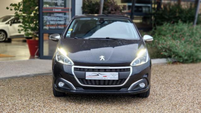 Peugeot 208 image 1