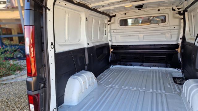 Renault Trafic image 9