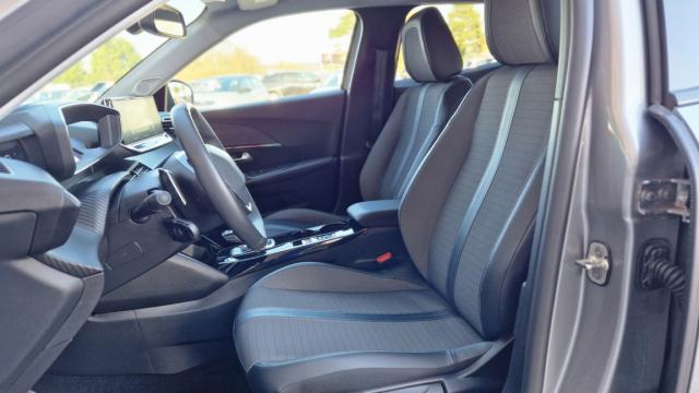 Peugeot 2008 image 2