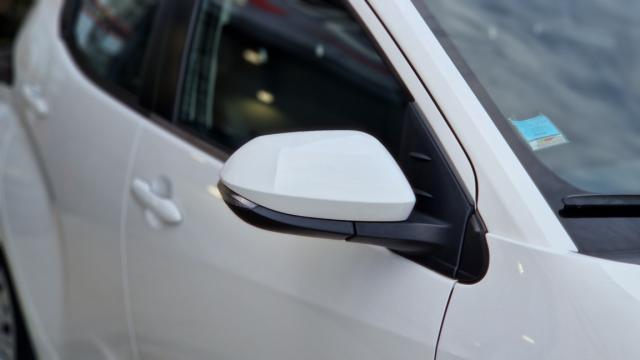 Toyota Yaris image 6