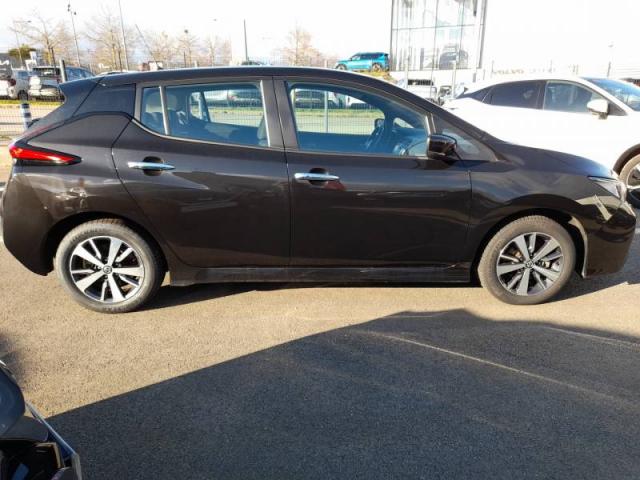 Nissan Leaf image 3