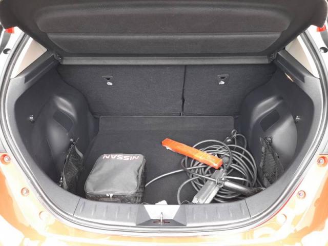 Nissan Leaf image 1