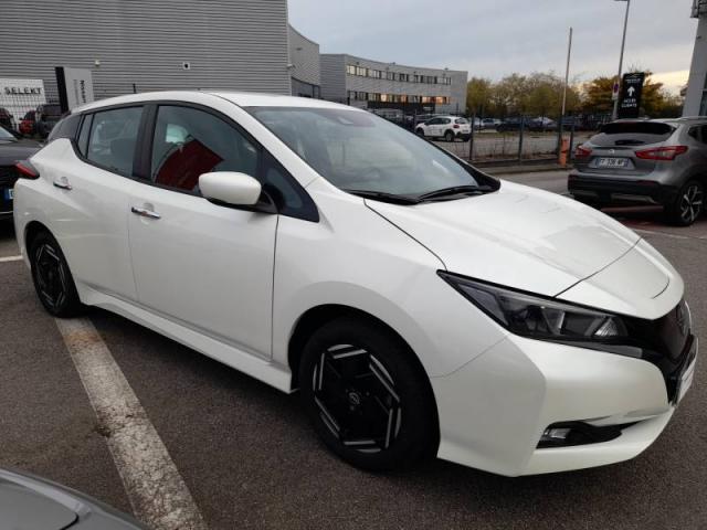 Nissan Leaf image 2