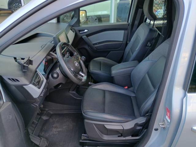 Nissan Townstar image 7