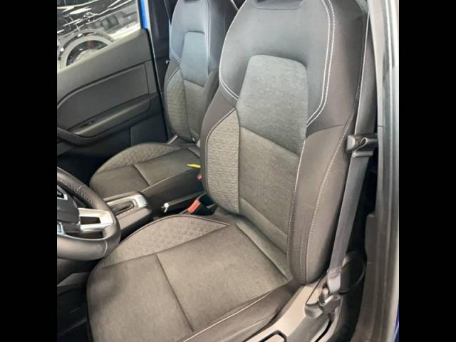 Renault Captur image 2