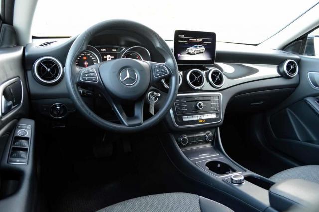 Mercedes Benz Cla image 4