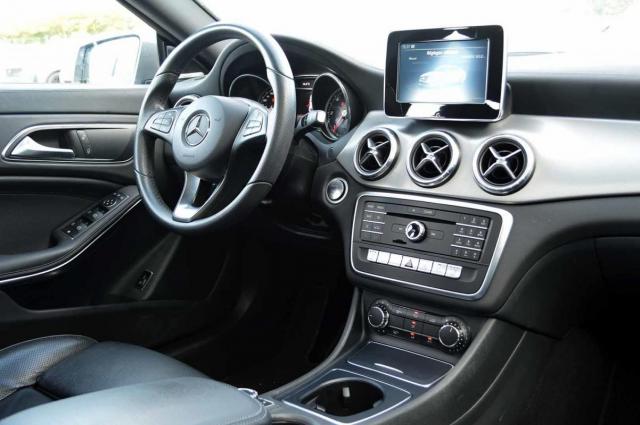 Mercedes Benz Cla image 3