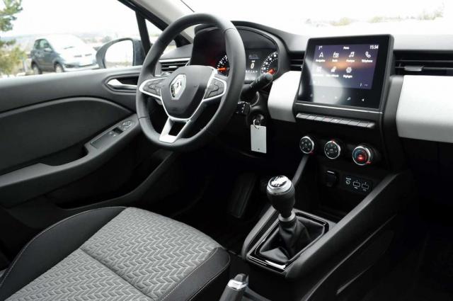 Renault Clio image 2