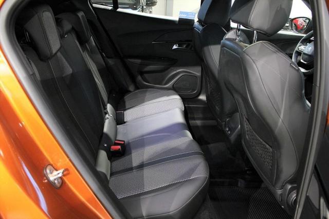 Peugeot 2008 image 2