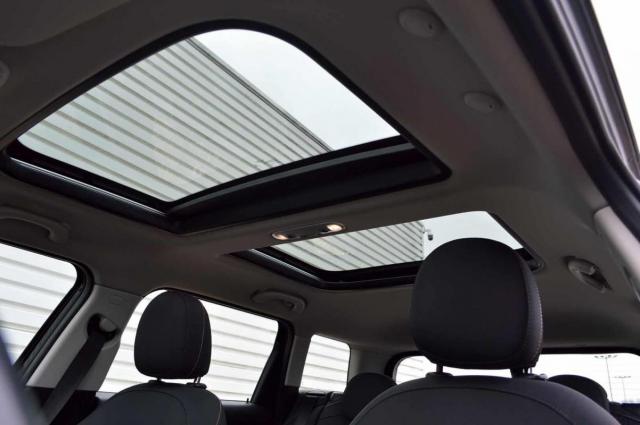 Mini Clubman image 4