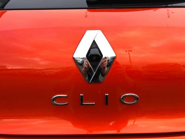 Renault Clio image 2