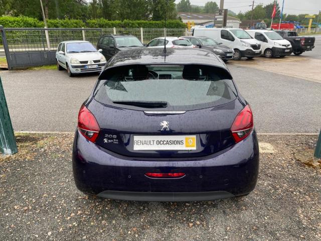 Peugeot 208 image 3