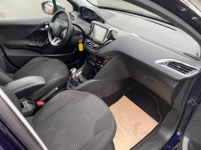 Peugeot 208 image 1