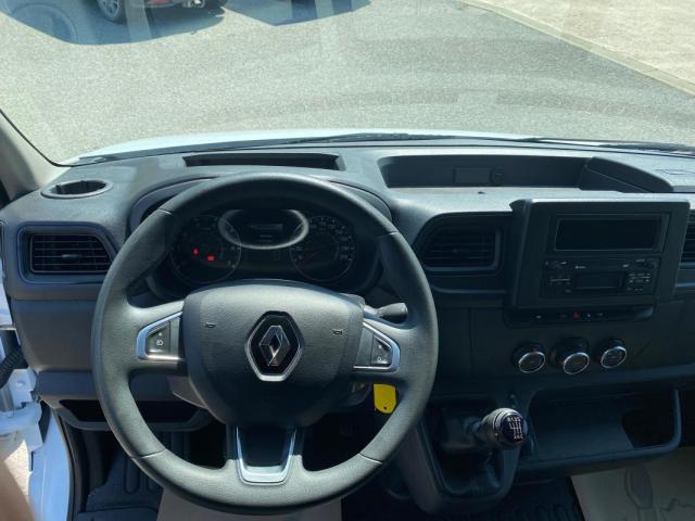 Renault Master image 1