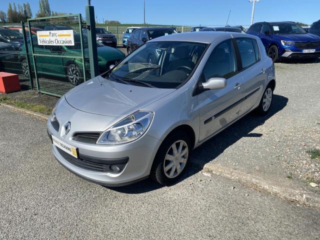 Renault Clio Iii 1.6i 110 16v Privilege
