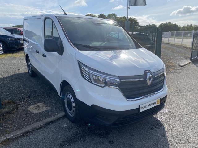 Renault Trafic image 2