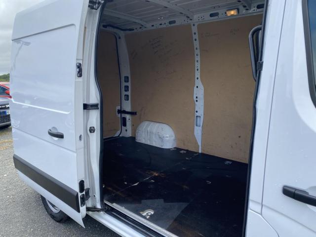 Renault Master image 1