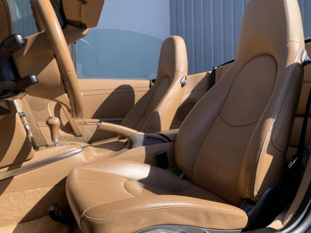 Porsche 911 image 8