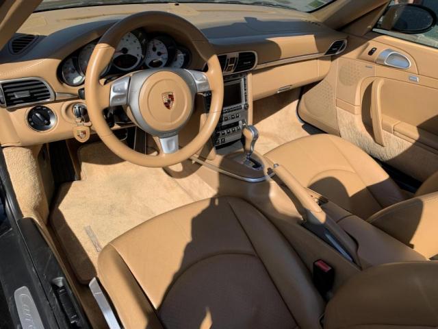 Porsche 911 image 2