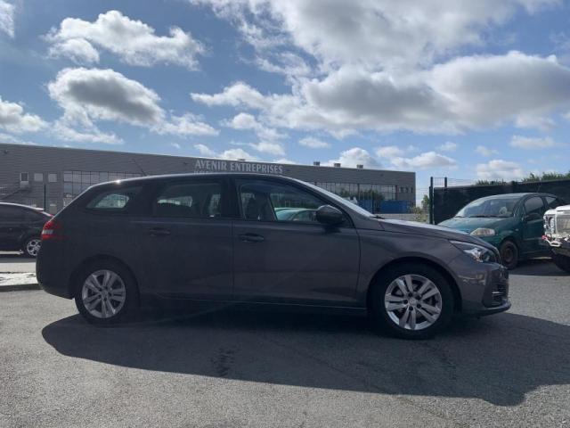 Peugeot 308 image 2