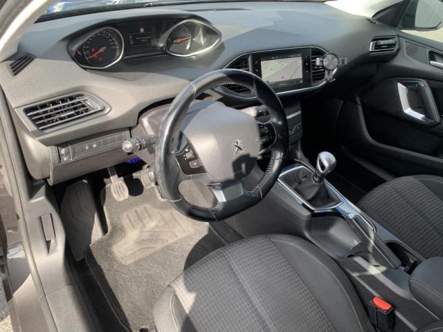 Peugeot 308 image 8