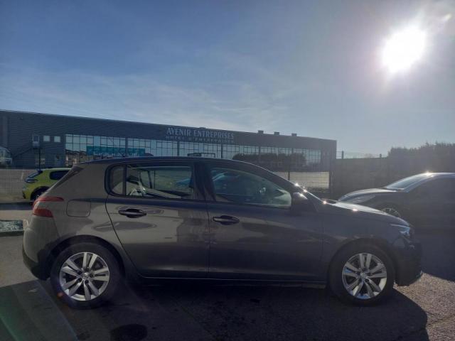 Peugeot 308 image 9